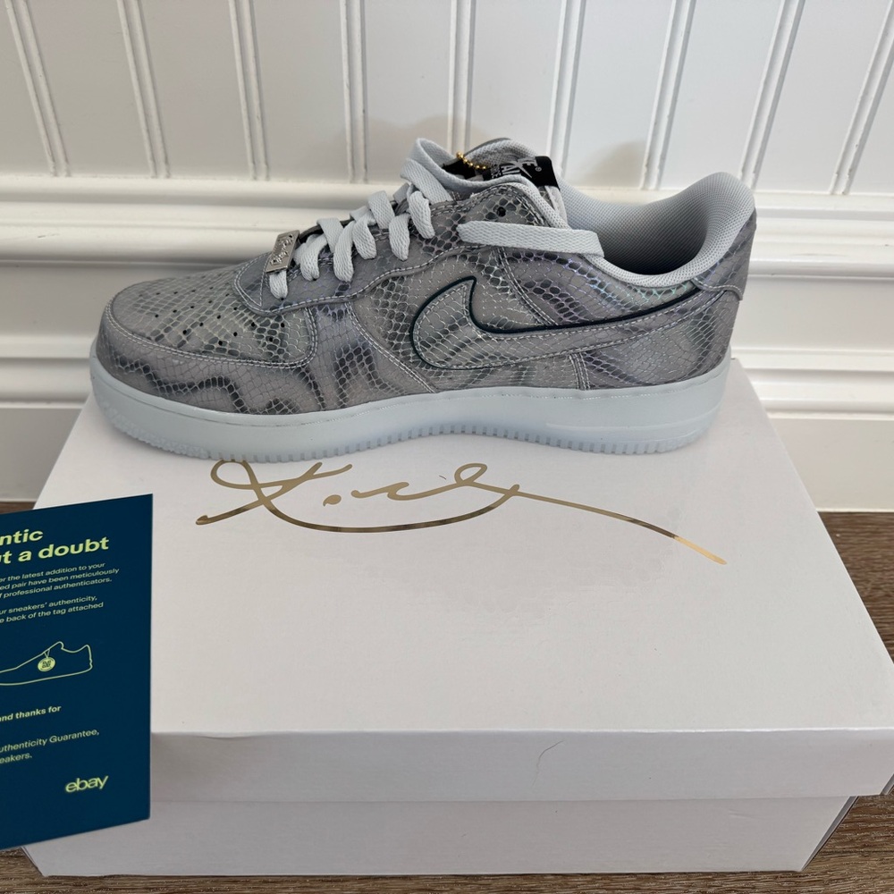Size 11.5 - Kobe Bryant x Nike Air Force 1 Low Lenticular